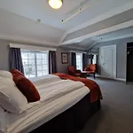 Dr. Holms Hotel 4*