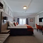 Hotell Dr. Holms 4*