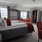 Hotel Dr. Holms 4*