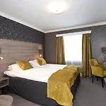 Hotel Dr. Holms