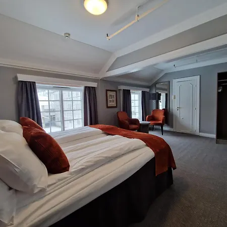 Dr. Holms Hotel 4*