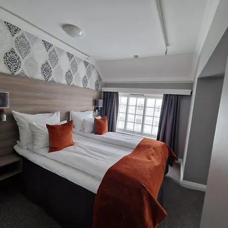 Hotel Dr. Holms 4*