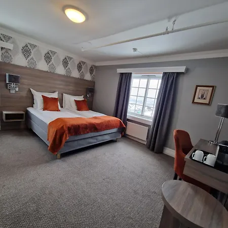 Hotel Dr. Holms 4*