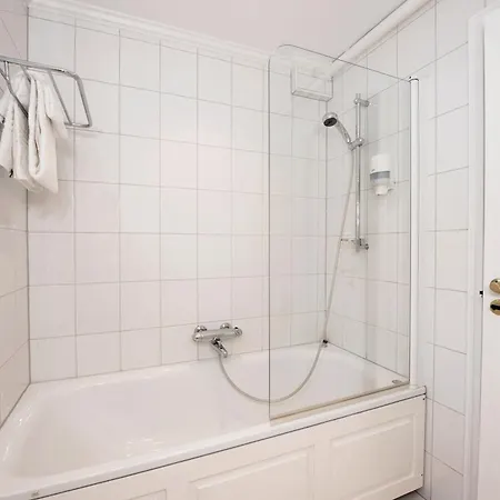 Dr. Holms Hotel 4*