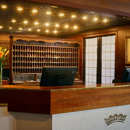 Dr. Holms Hotel 4*