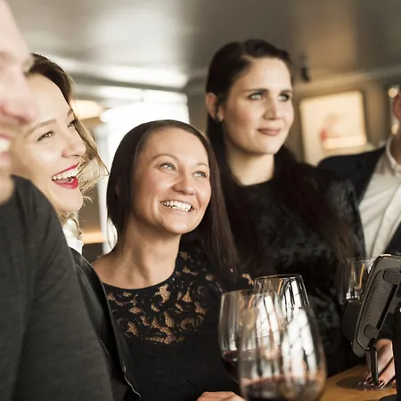 Отель Dr. Holms