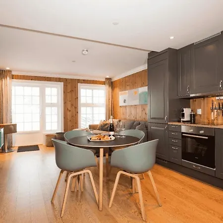Hotel Dr. Holms 4*