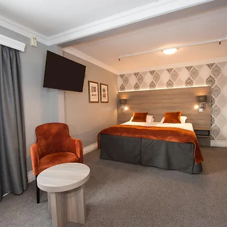 Ξενοδοχείο Dr. Holms 4*